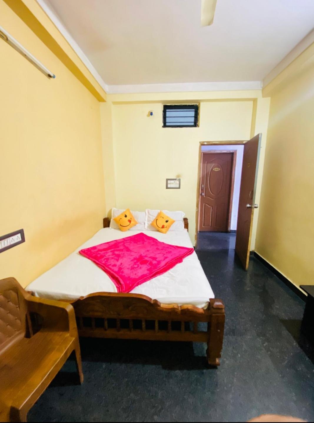 فندق Hk Residency مَسّور المظهر الخارجي الصورة